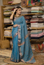 Load image into Gallery viewer, GAURI COTTON BOOTI FIROJI SAREE
