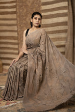 Load image into Gallery viewer, VANUSHA BOTANICAL ECO PRINT KHADI LINEN SAREE
