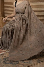 Load image into Gallery viewer, VANUSHA BOTANICAL ECO PRINT KHADI LINEN SAREE

