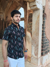 Load image into Gallery viewer, IKAT 14 CARBON BLACK HALF SHIRT
