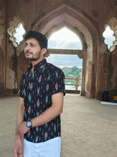 Load image into Gallery viewer, IKAT 14 CARBON BLACK HALF SHIRT
