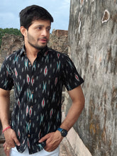 Load image into Gallery viewer, IKAT 14 CARBON BLACK HALF SHIRT
