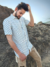 Load image into Gallery viewer, COTTON BLOCK HALF SHIRT
