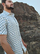 Load image into Gallery viewer, COTTON BLOCK HALF SHIRT
