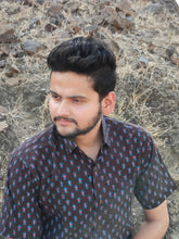 Load image into Gallery viewer, COTTON BLOCK HALF SHIRT
